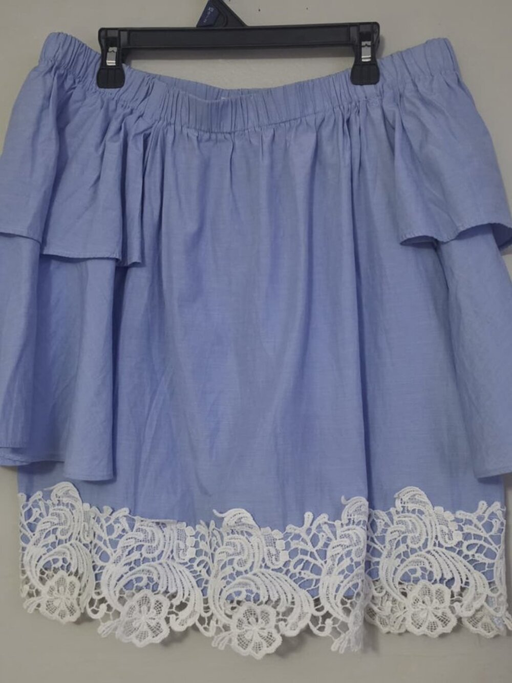 Women's Off-The-Shoulder Chambray Top with Ruffled Sleeves and Lace Hem